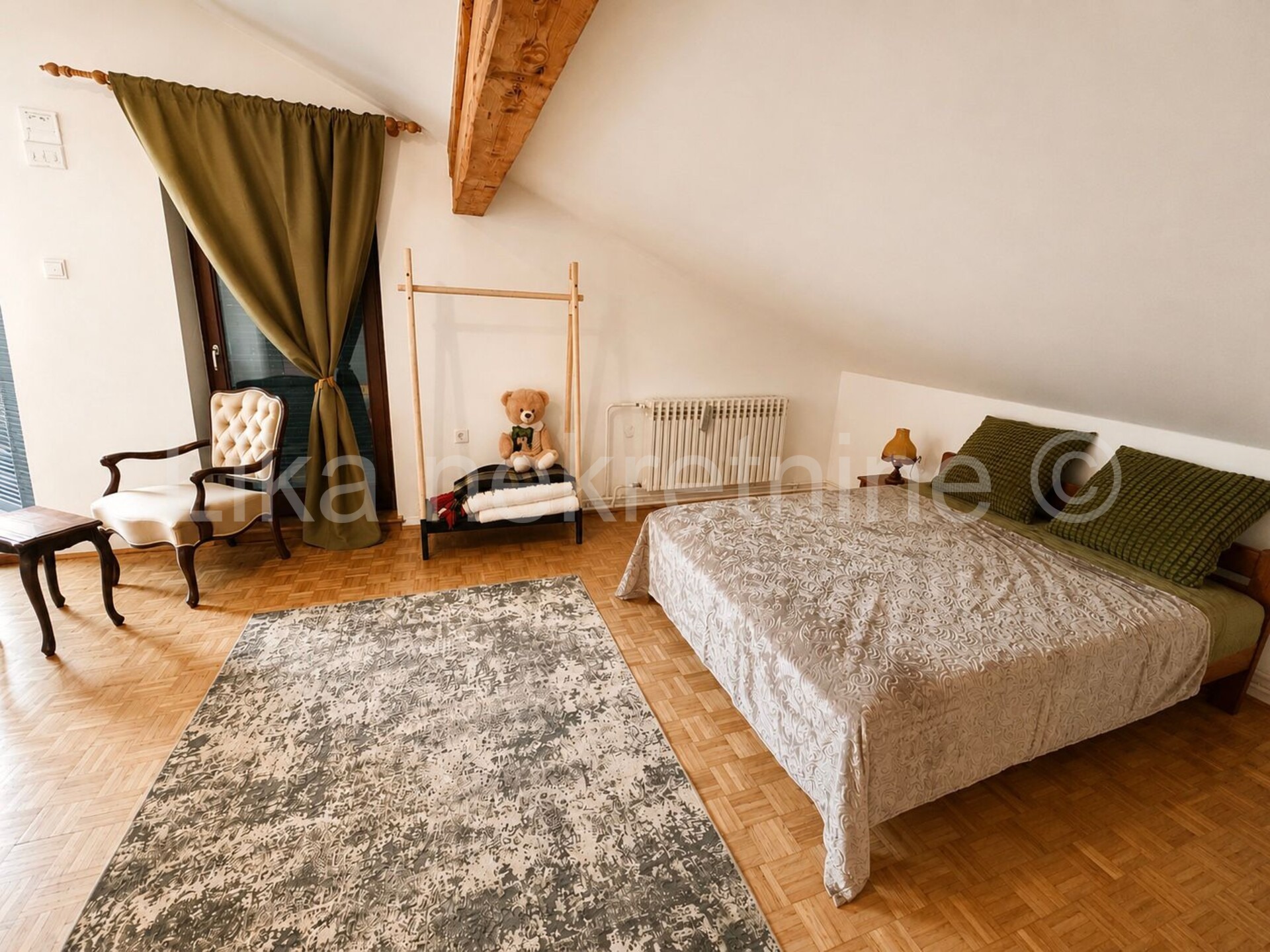 SAMOBOR CENTAR-202m2-Prostran obiteljski dom s vrtom, garažom i panoramskim pogledom (6)
