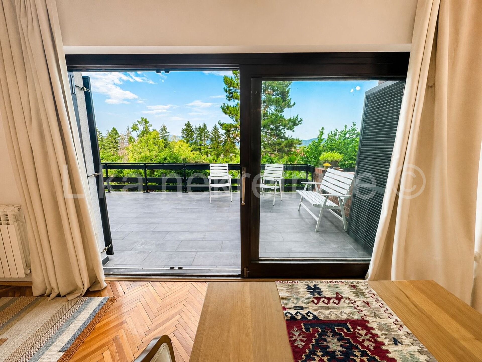 SAMOBOR CENTAR-202m2-Prostran obiteljski dom s vrtom, garažom i panoramskim pogledom (4)