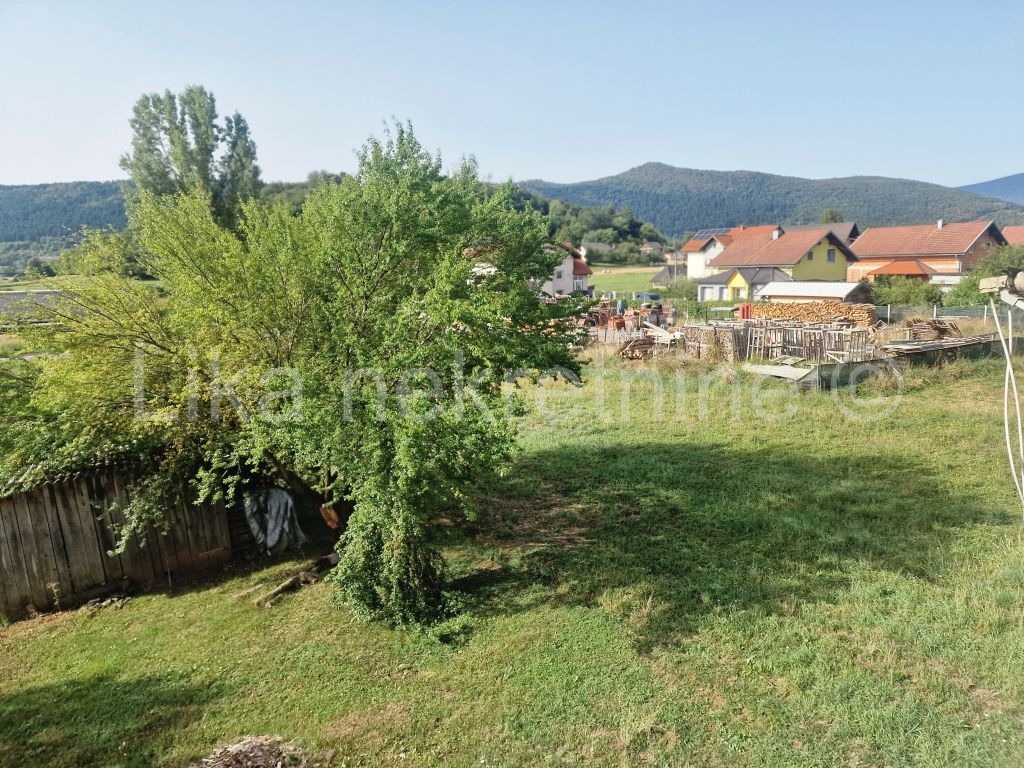 OTOČAC - Poljica - kuća visokoprizemnica, dva stana po 64 m2 (17)