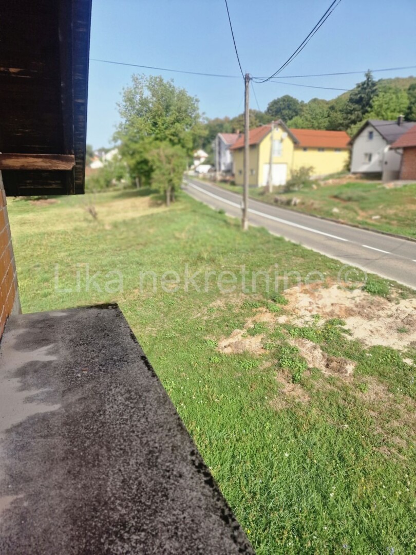 OTOČAC - Poljica - kuća visokoprizemnica, dva stana po 64 m2 (18)