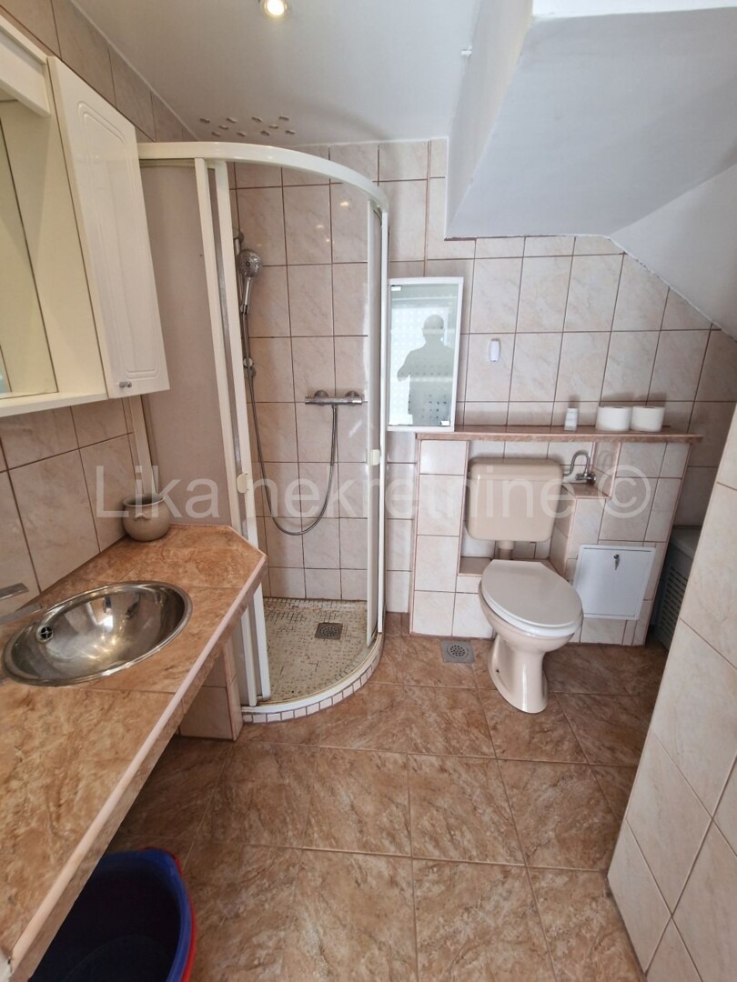 KARLOBAG - Ribarica- dvoetažni apartman 51,57 m2, dvorišni app 33 m2 (14)