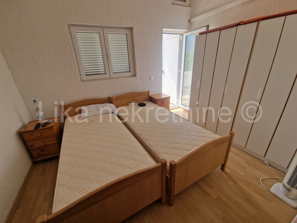 KARLOBAG - Ribarica- dvoetažni apartman 51,57 m2, dvorišni app 33 m2 (8)
