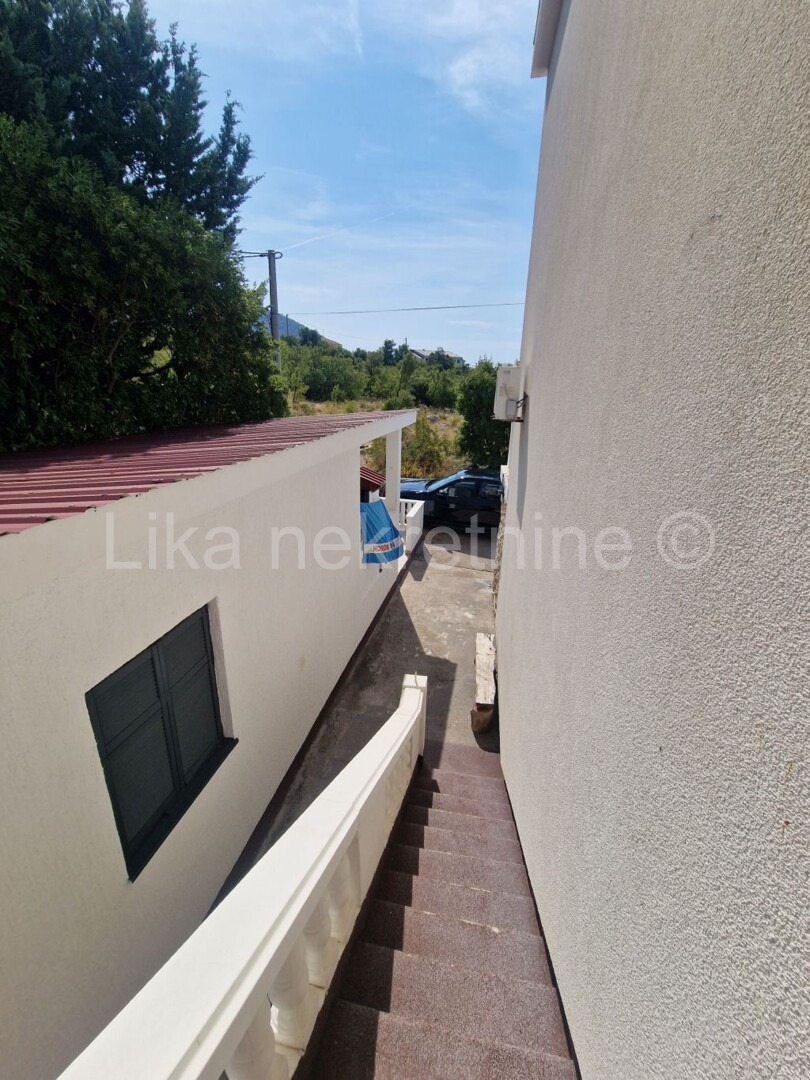 KARLOBAG - Ribarica- dvoetažni apartman 51,57 m2, dvorišni app 33 m2 (2)