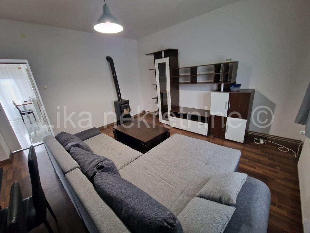 OTOČAC - Bartola Kašića, dvosobni stan 51,42 m2, 3.kat, balkon. (5)