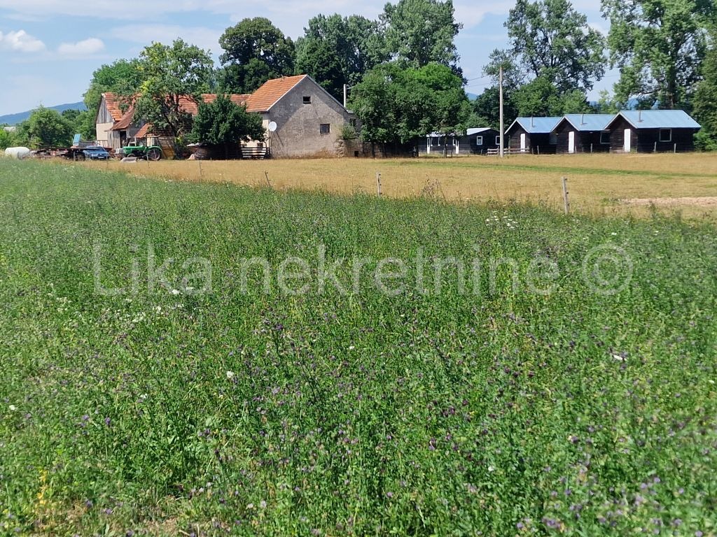 SINAC ( Otočac ) dva građevinska zemljišta po 15€/m2, povoljno