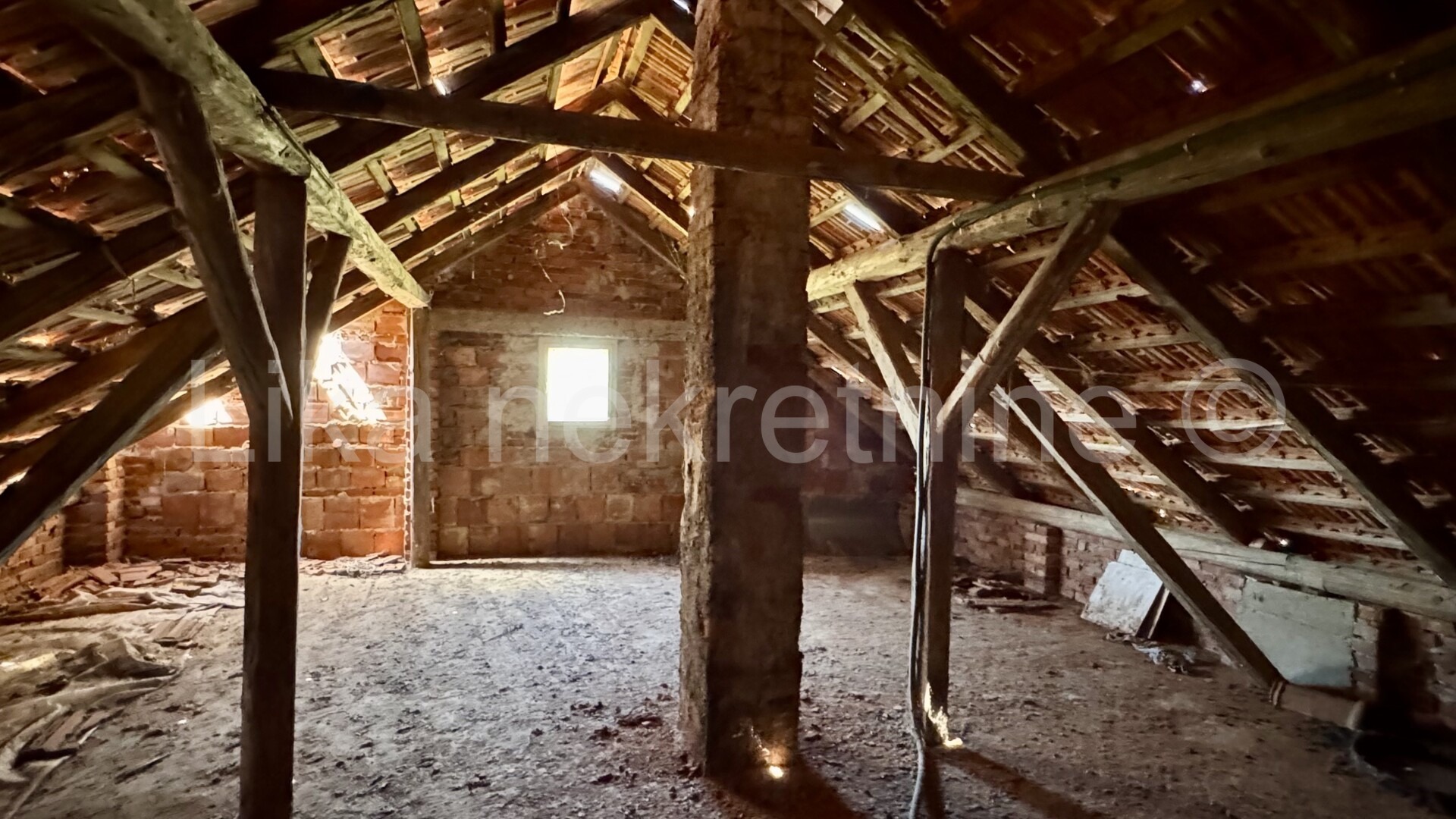 ĐURMANEC, vikendica 65 m2 s pogledom koji odmara dušu i tijelo. (15)