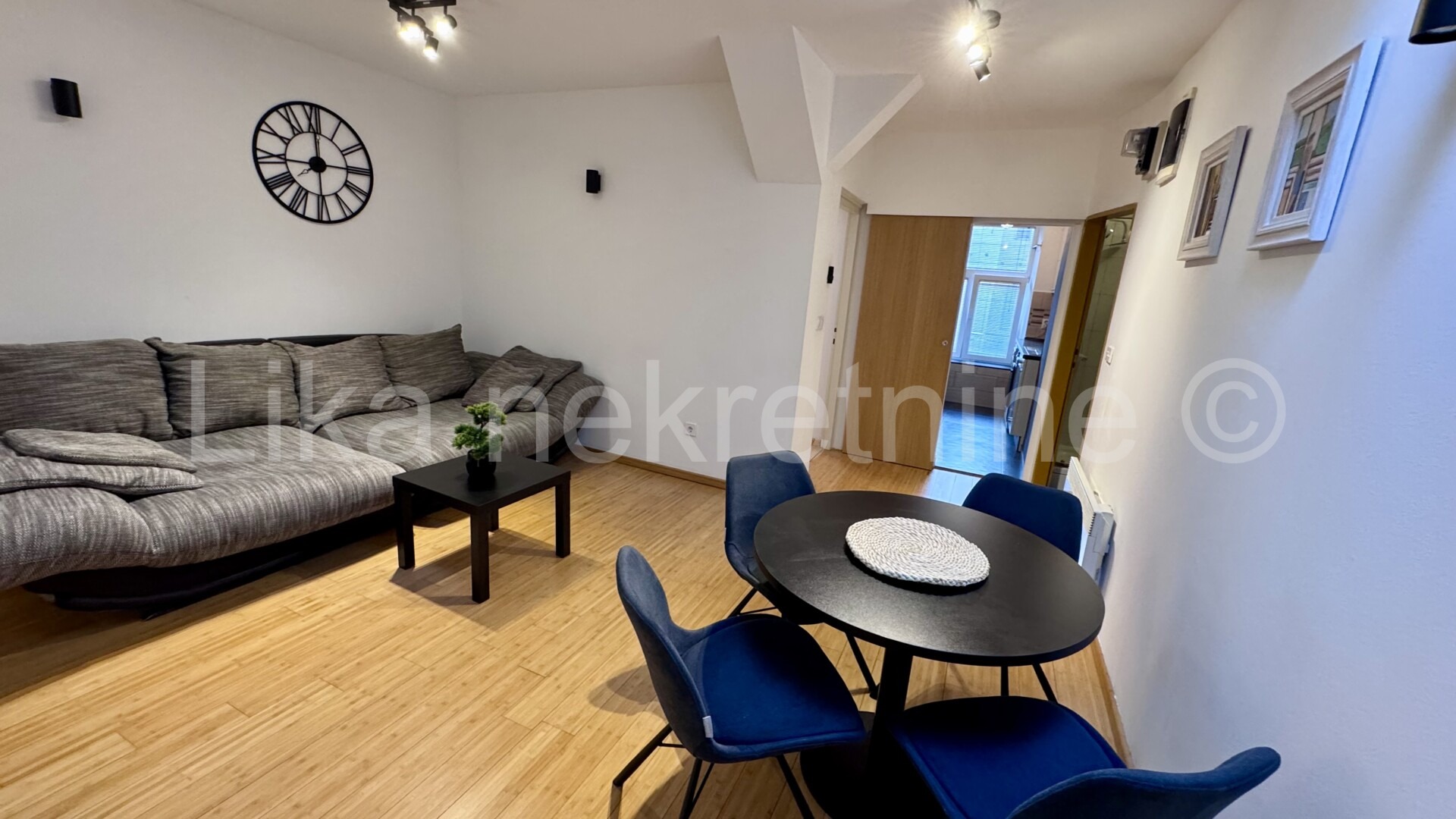 Rarität - Cvjetni trg im Herzen Zagrebs, 3-Zimmer, 55m2, mit Parkplatz im Hof (2)