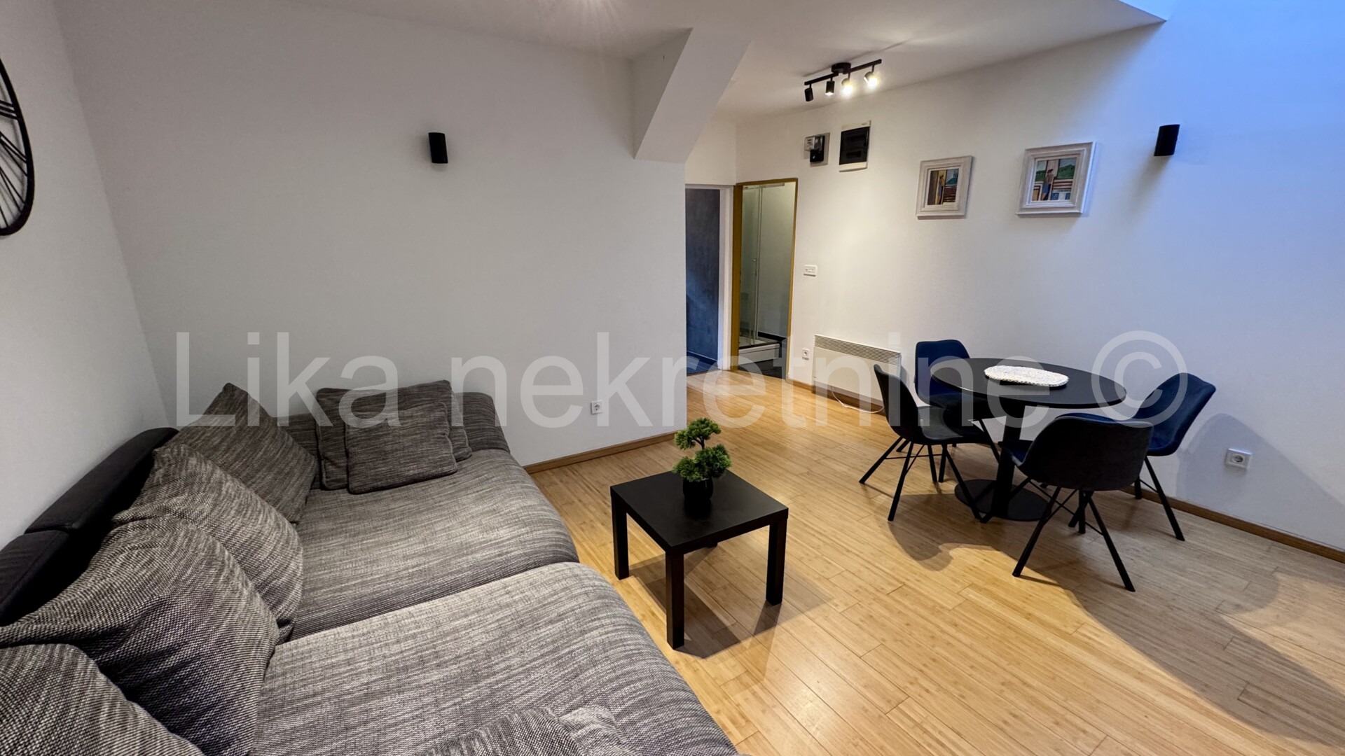 Rarität - Cvjetni trg im Herzen Zagrebs, 3-Zimmer, 55m2, mit Parkplatz im Hof (3)