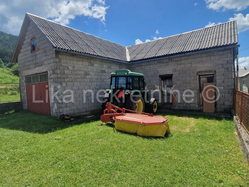 VRHOVINE - kuća katnica, garaža, dvorišna zgrada (5)