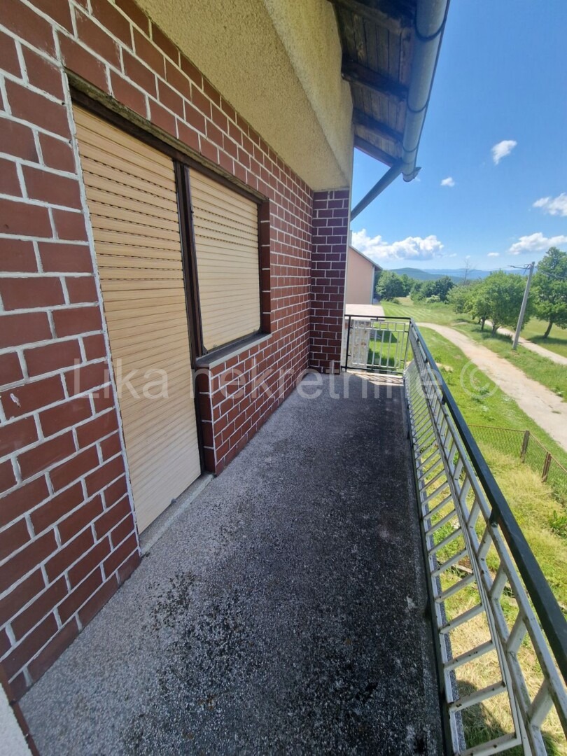 VRHOVINE - kuća katnica, garaža, dvorišna zgrada (15)