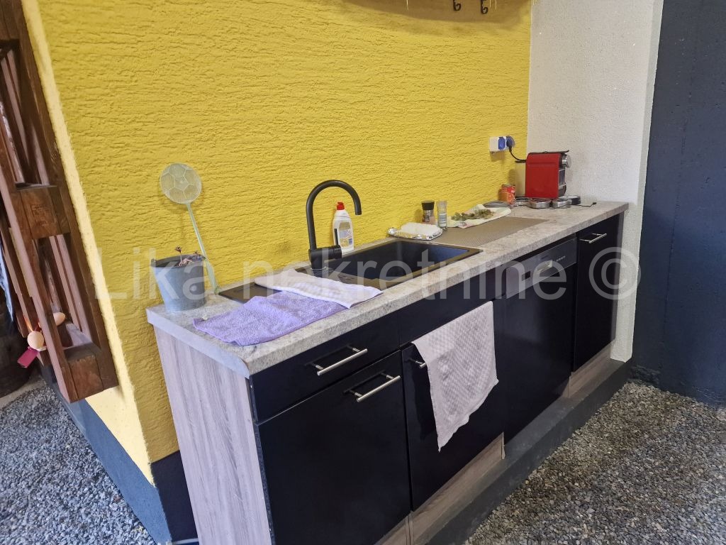 BRINJE - Križpolje - Križ Kamenica - kuća katnica, dvorišna zgrada (16)