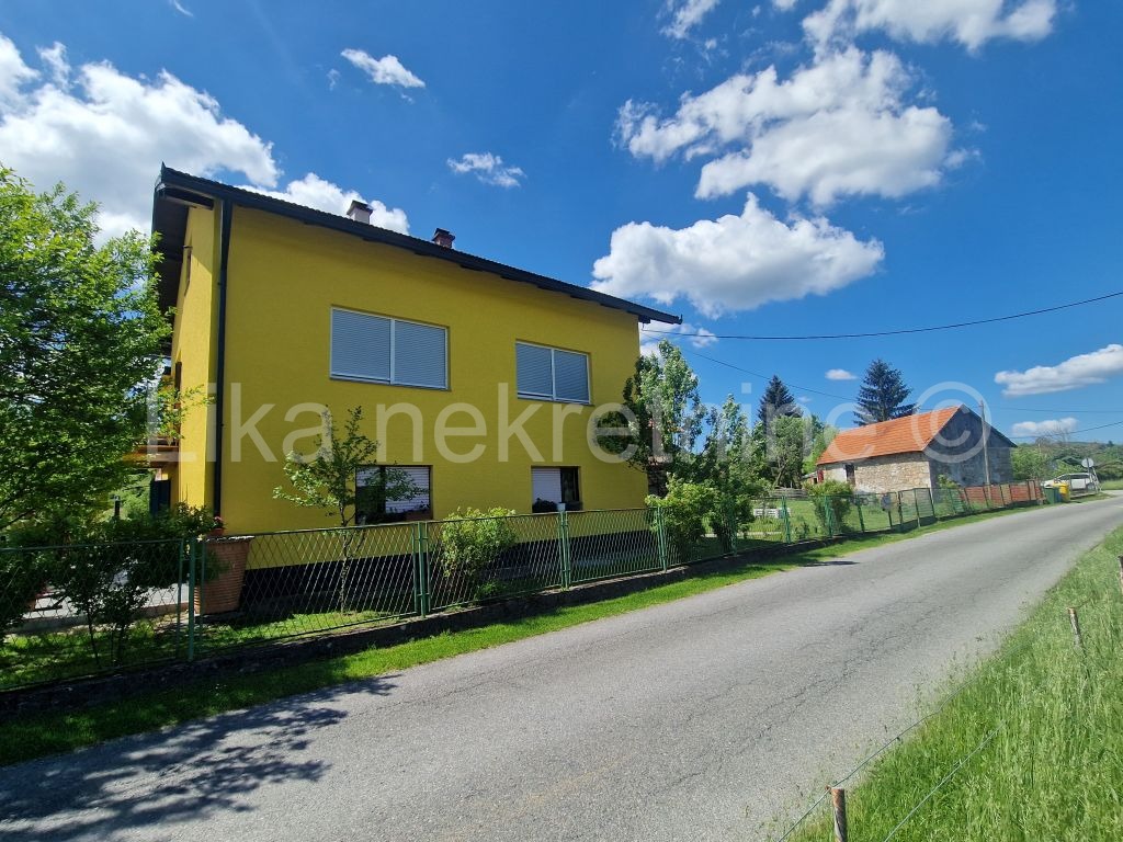 BRINJE - Križpolje - Križ Kamenica - kuća katnica, dvorišna zgrada