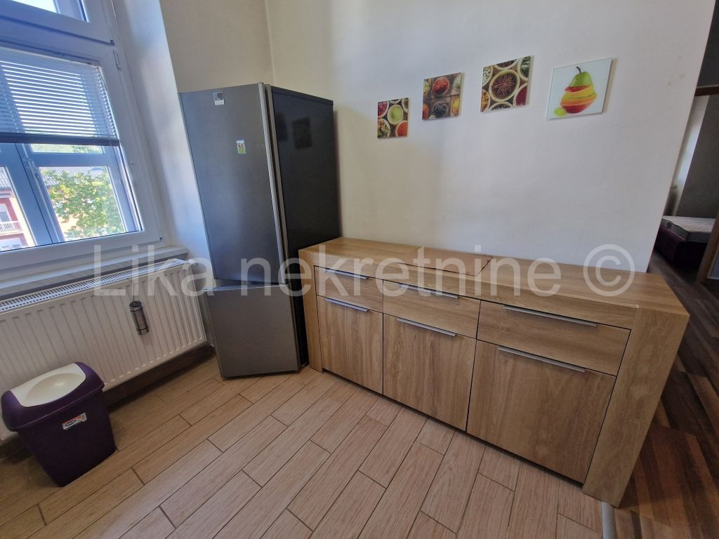 OTOČAC - Zweizimmerwohnung 60 m², 1. Stock, möbliert (2)