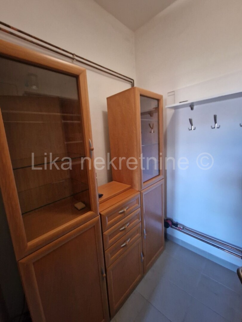 OTOČAC - Zweizimmerwohnung 60 m², 1. Stock, möbliert (6)
