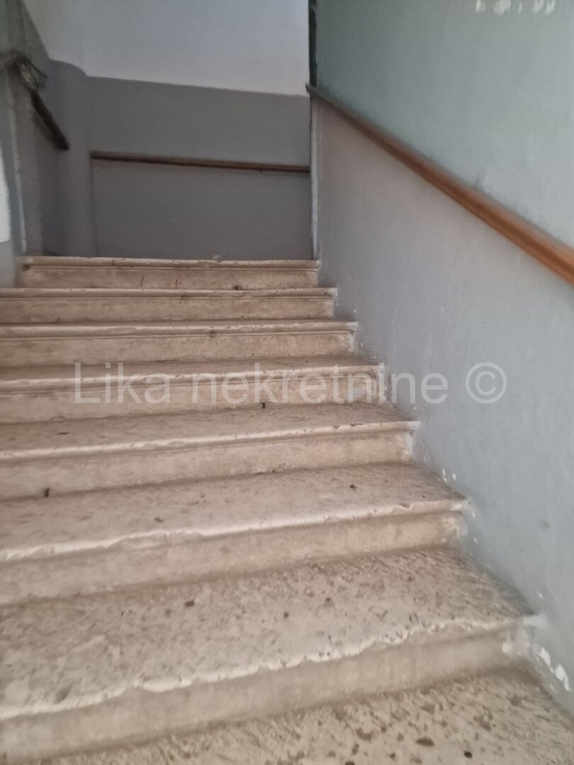 OTOČAC - Zweizimmerwohnung 60 m², 1. Stock, möbliert (15)