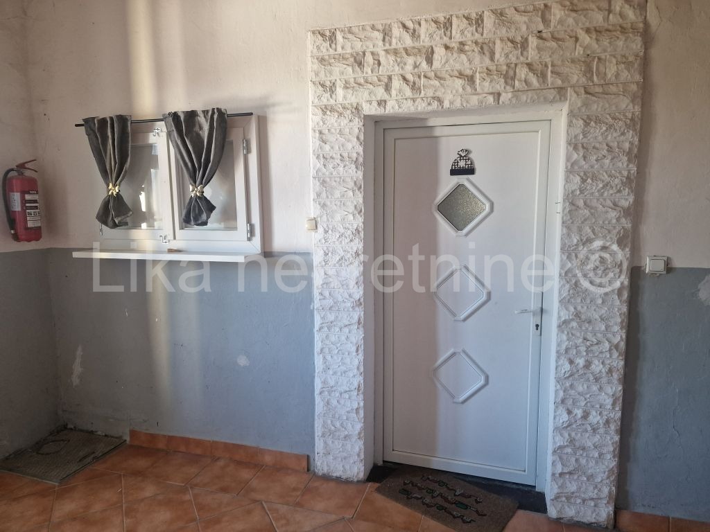 OTOČAC - Zweizimmerwohnung 60 m², 1. Stock, möbliert (14)