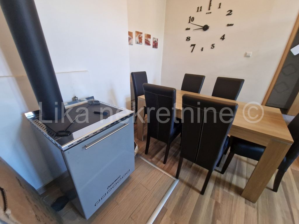 OTOČAC - Zweizimmerwohnung 60 m², 1. Stock, möbliert (4)