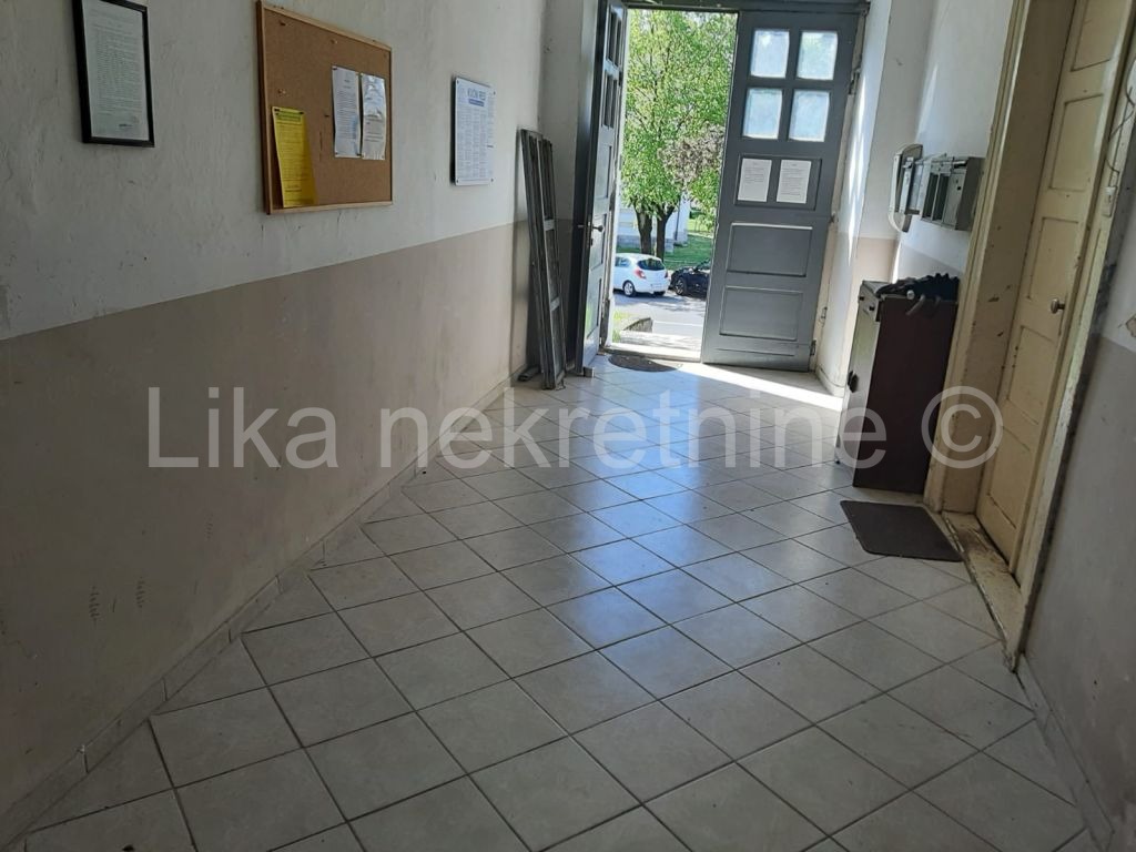 OTOČAC - Zweizimmerwohnung 60 m², 1. Stock, möbliert (16)