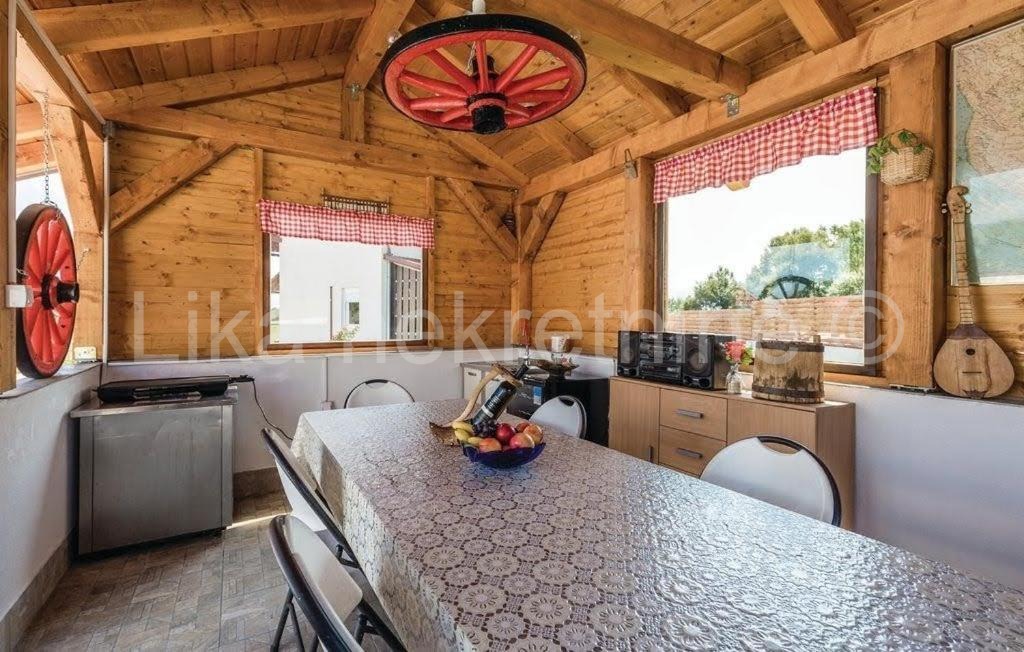 GOSPIĆ ( Barlete ) - Villa Nina s vanjskim bazenom (13)