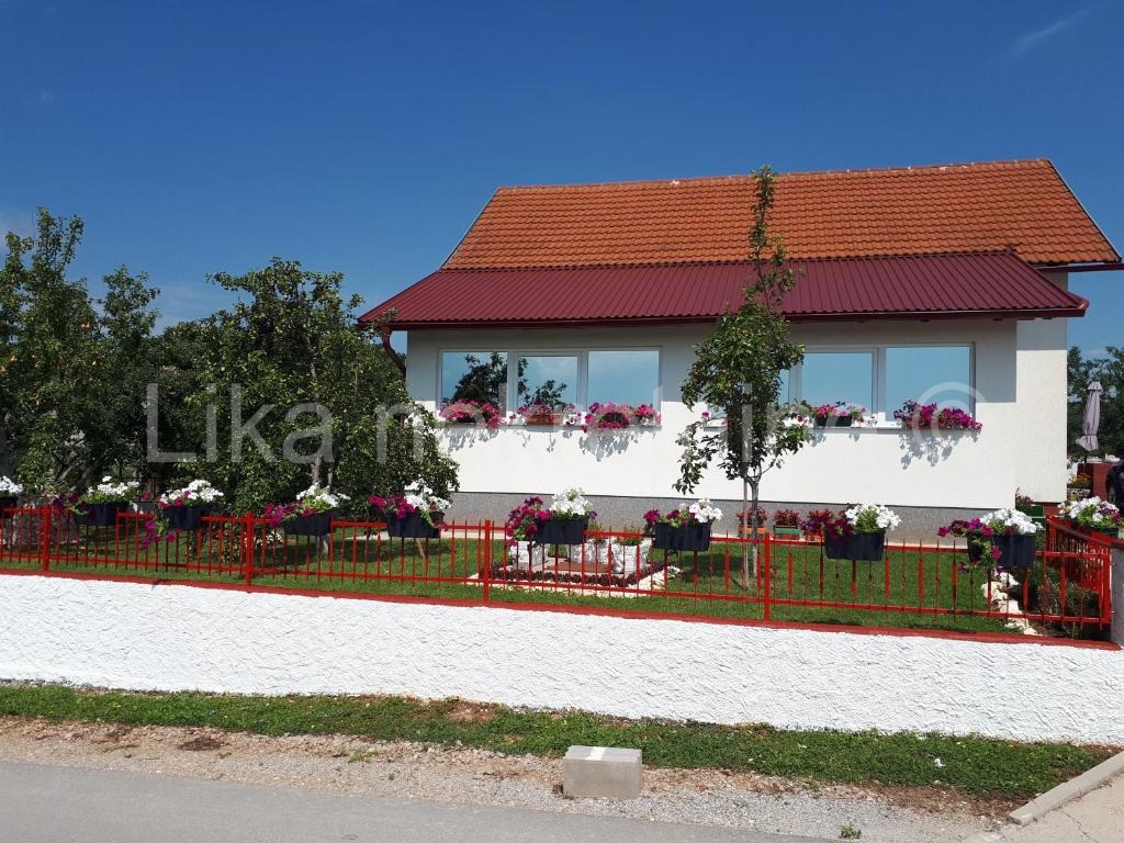 GOSPIĆ ( Barlete ) - Villa Nina s vanjskim bazenom (8)