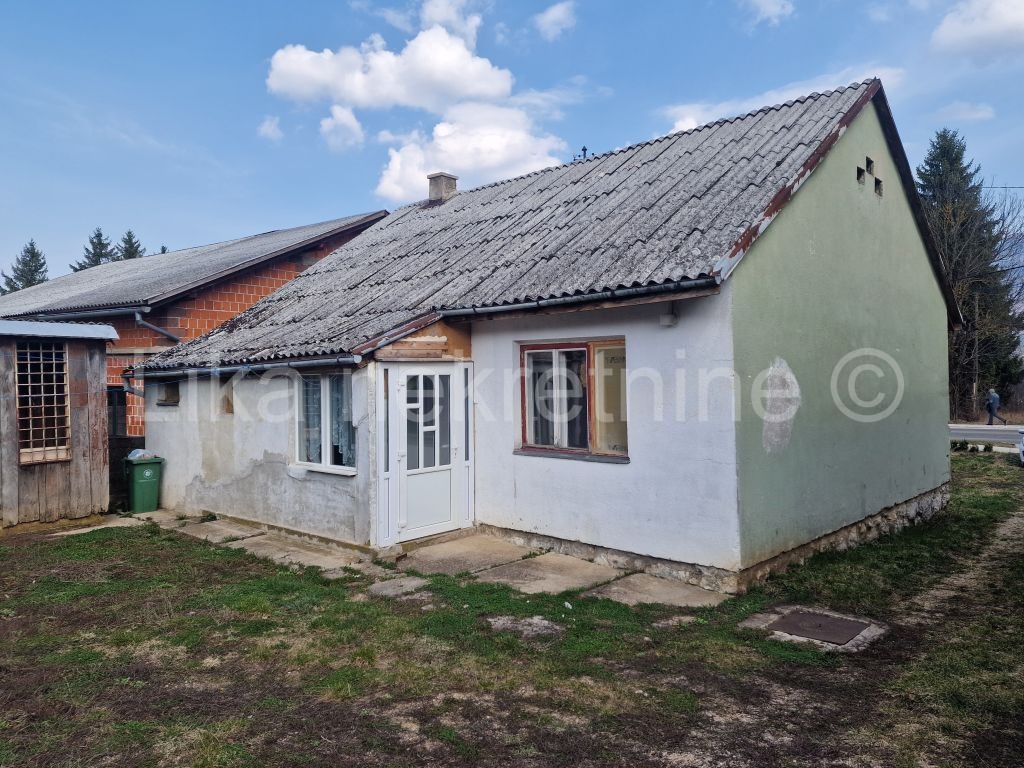 KORENICA - kuća prizemnica 75 m2, dvorište, vrt (10)
