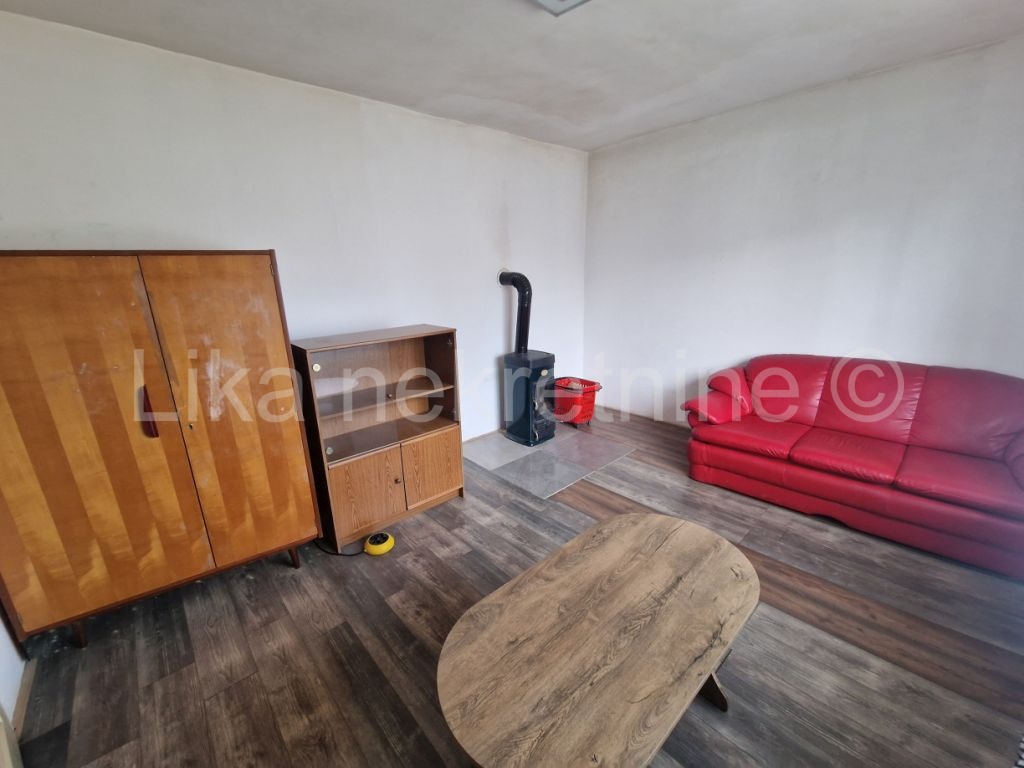 KORENICA - kuća prizemnica 75 m2, dvorište, vrt (7)