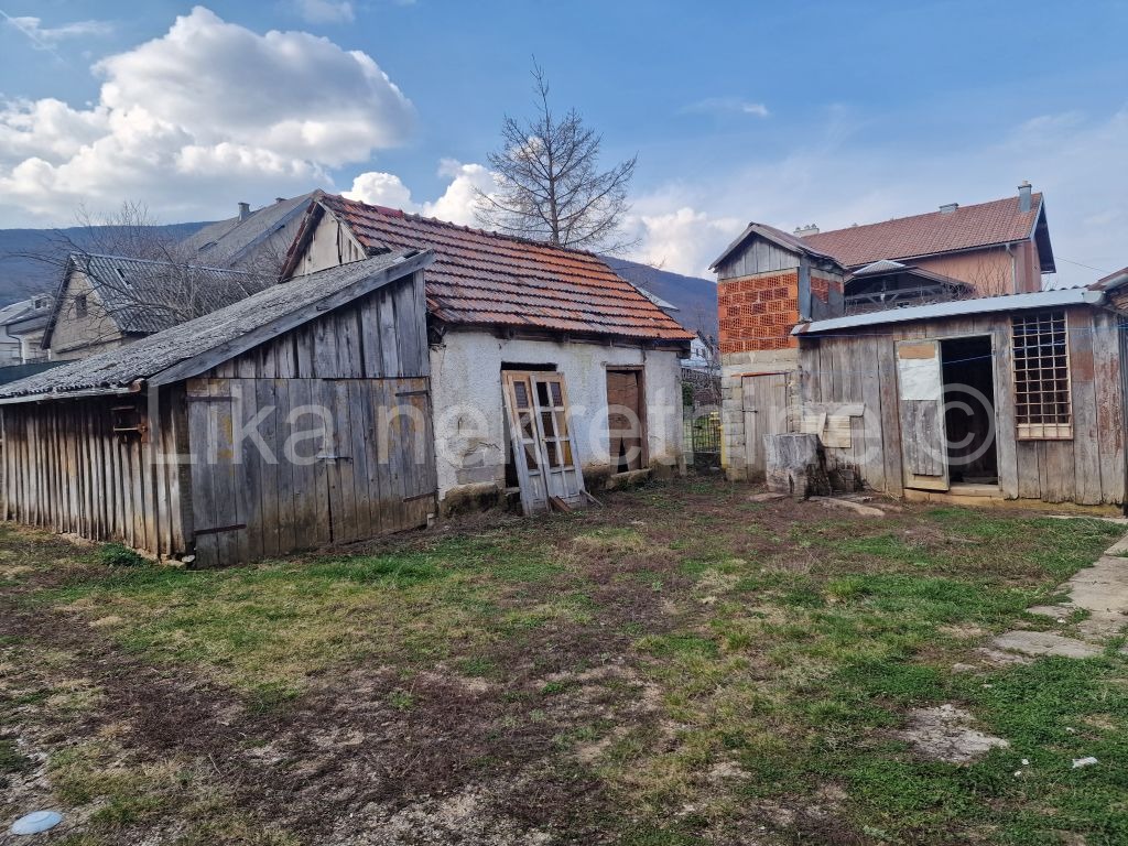 KORENICA - kuća prizemnica 75 m2, dvorište, vrt (11)