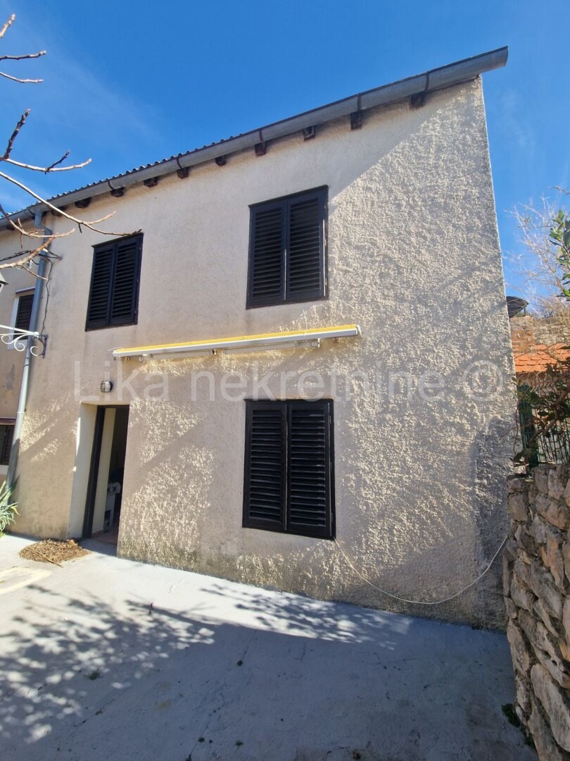 KARLOBAG – kuća dvojnica 150 m2,  200m od mora! (15)