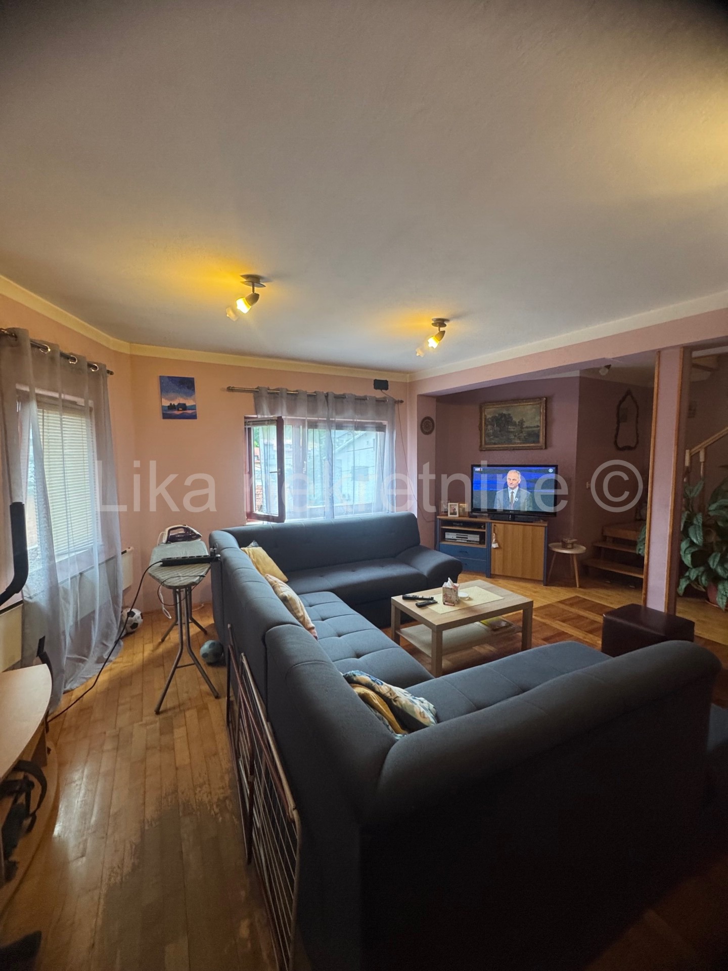 ZAGREB - Čučerje, kuća uređena 110m2, 3 etaž, terasa, parking (9)
