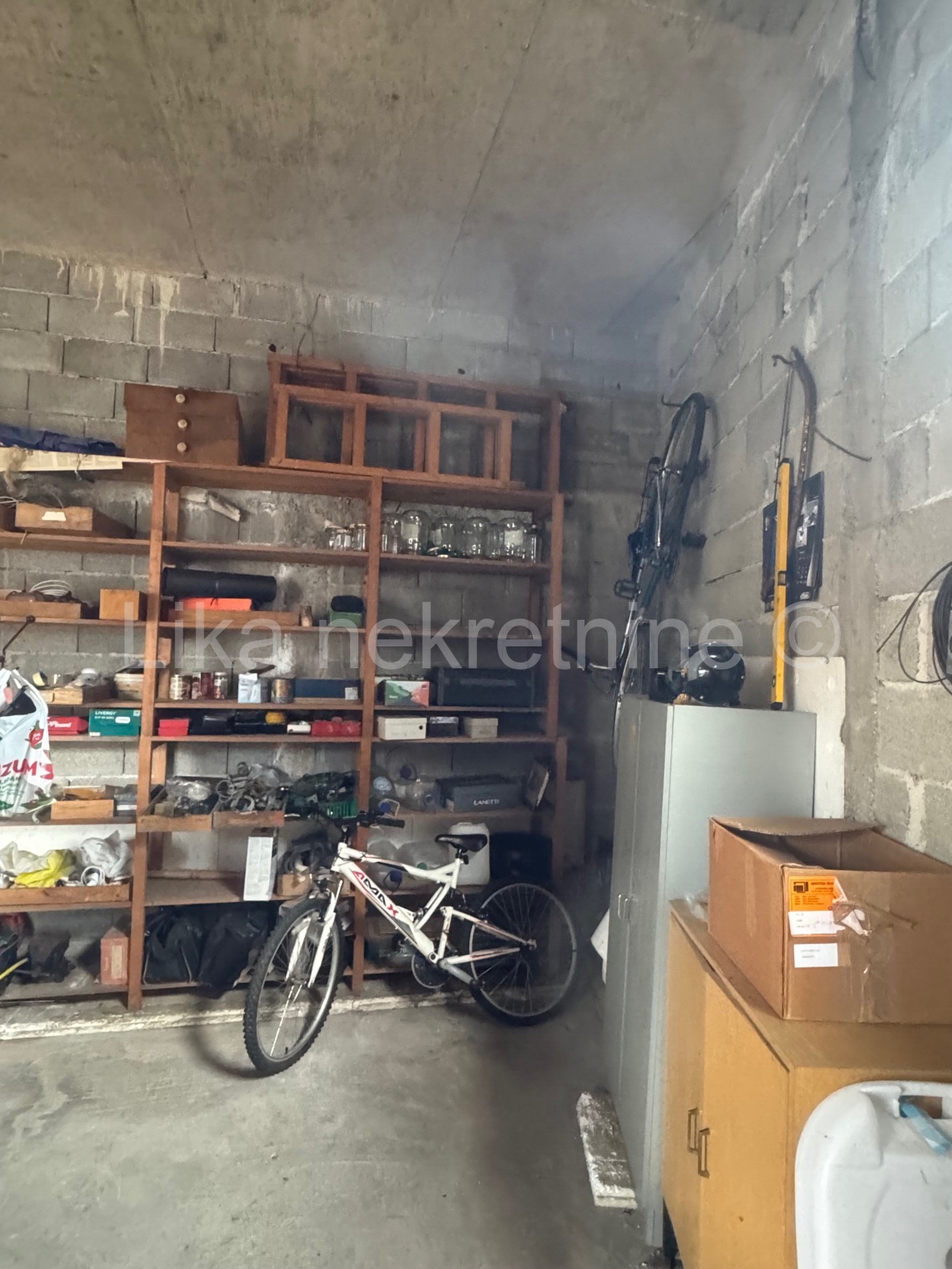 ZAGREB - Čučerje, kuća uređena 110m2, 3 etaž, terasa, parking (7)