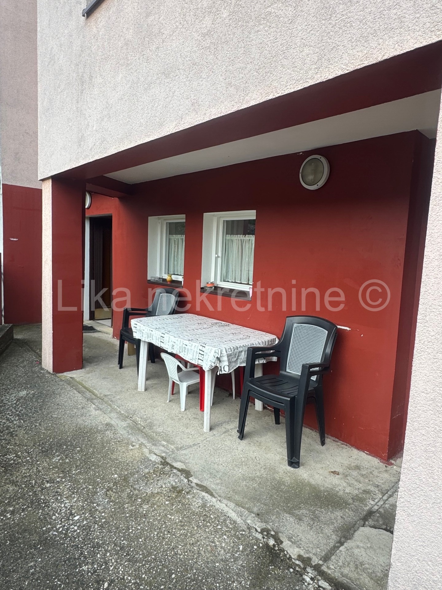 ZAGREB - Čučerje, kuća uređena 110m2, 3 etaž, terasa, parking (4)