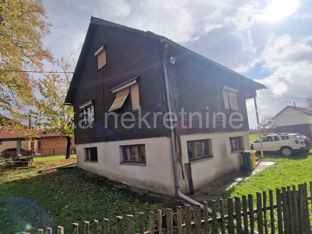 GOSPIĆ - Kaniška - Einfamilienhaus, 3 Grundstücke (3)