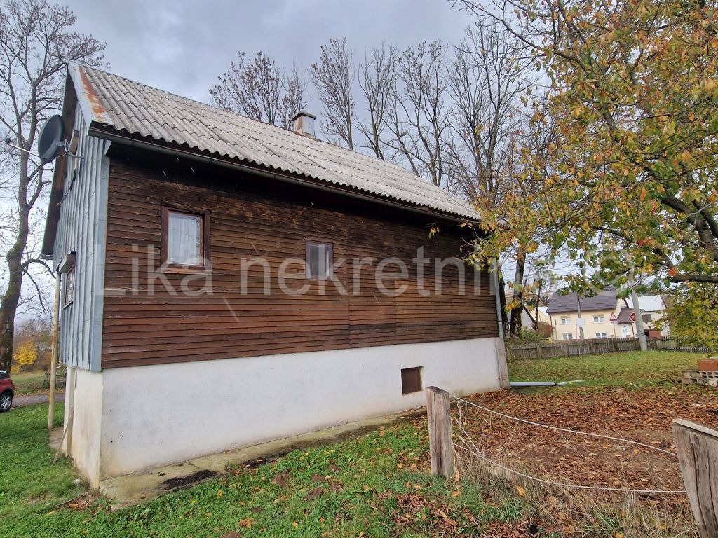 GOSPIĆ - Kaniška - Einfamilienhaus, 3 Grundstücke (4)