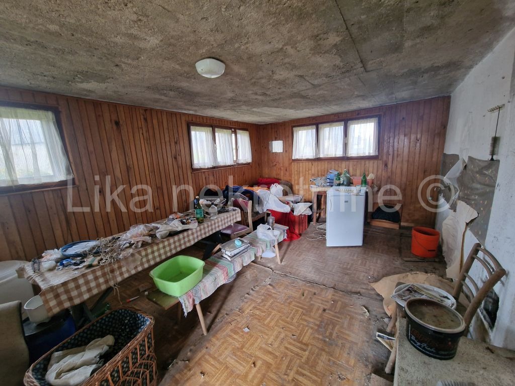 GOSPIĆ - Kaniška - Einfamilienhaus, 3 Grundstücke (6)