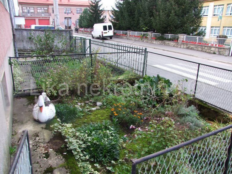 Otočac, Zentrum - Wohnung im Haus (14)