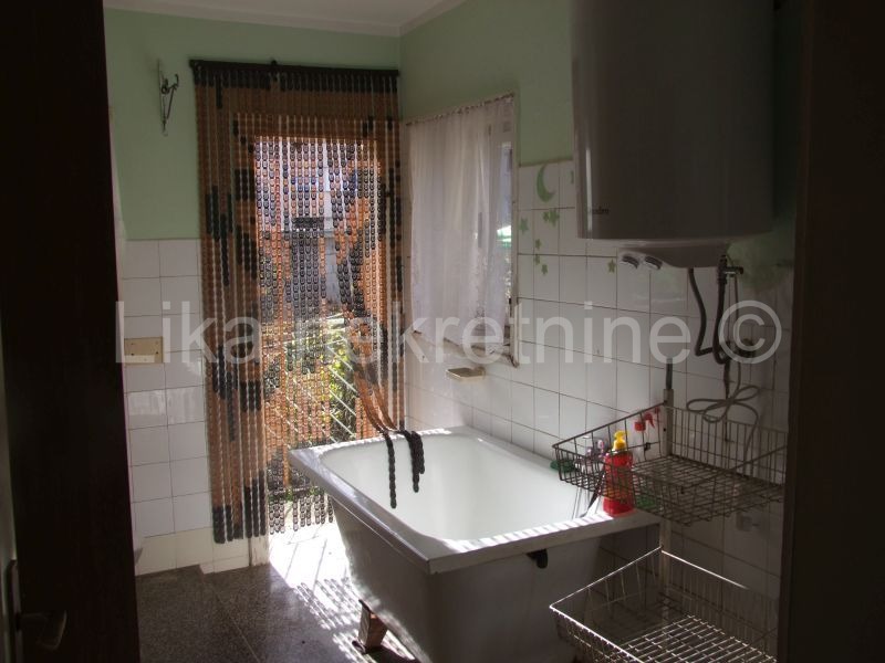 Otočac, Zentrum - Wohnung im Haus (7)