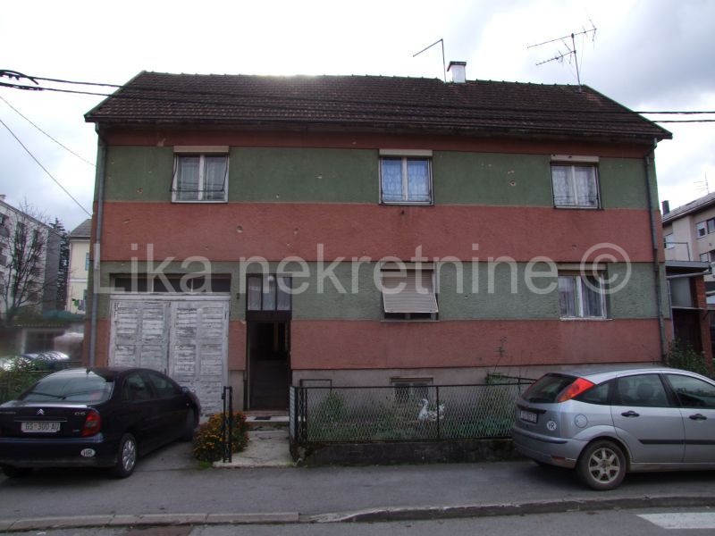 Otočac, Zentrum - Wohnung im Haus (2)