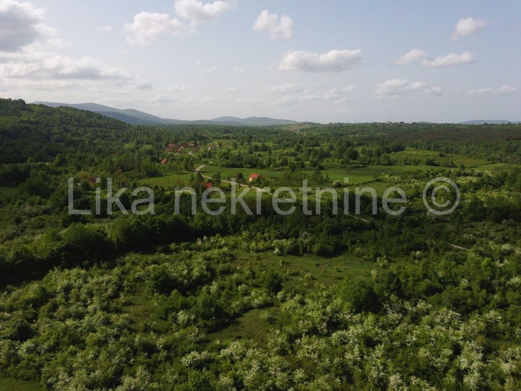 Plitvička Jezera, Smoljanac - građevinsko i poljoprivredno zemljište, šuma