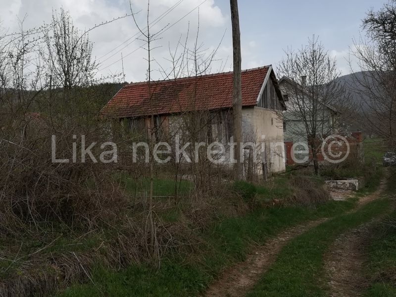 Doljani (Otočac) - zweistöckiges Wohnhaus und vier Gebäude (5)