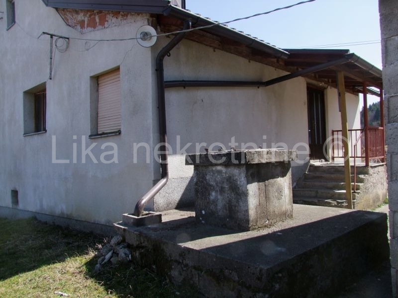 GORNJE VRHOVINE - Landgut, Haus, Stall, Obstgarten (8)