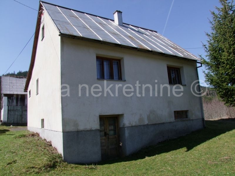 GORNJE VRHOVINE - seosko imanje, kuća, staja, voćnjak