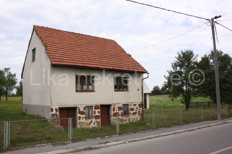 GOSPIĆ - građevinsko zemljište, starinska kuća i okućnica (6)