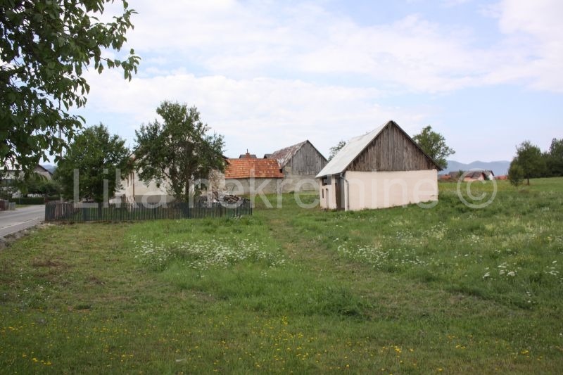 GOSPIĆ - građevinsko zemljište, starinska kuća i okućnica (2)