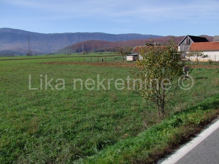 KOMPOLJE( Otočac )  - poljoprivredno zemljište