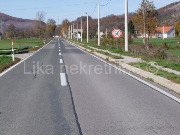 KOMPOLJE( Otočac )  - poljoprivredno zemljište (3)