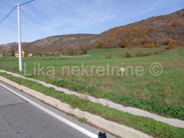 KOMPOLJE( Otočac )  - poljoprivredno zemljište