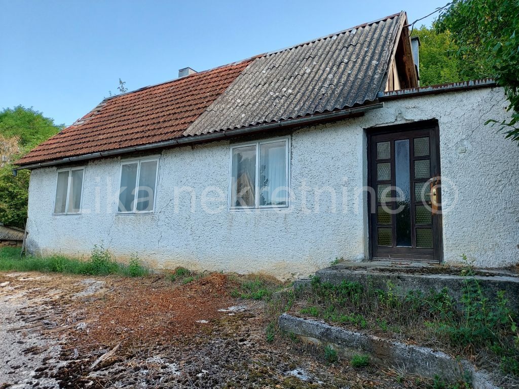 OTOČAC, stambeno - poslovni objekt (5)
