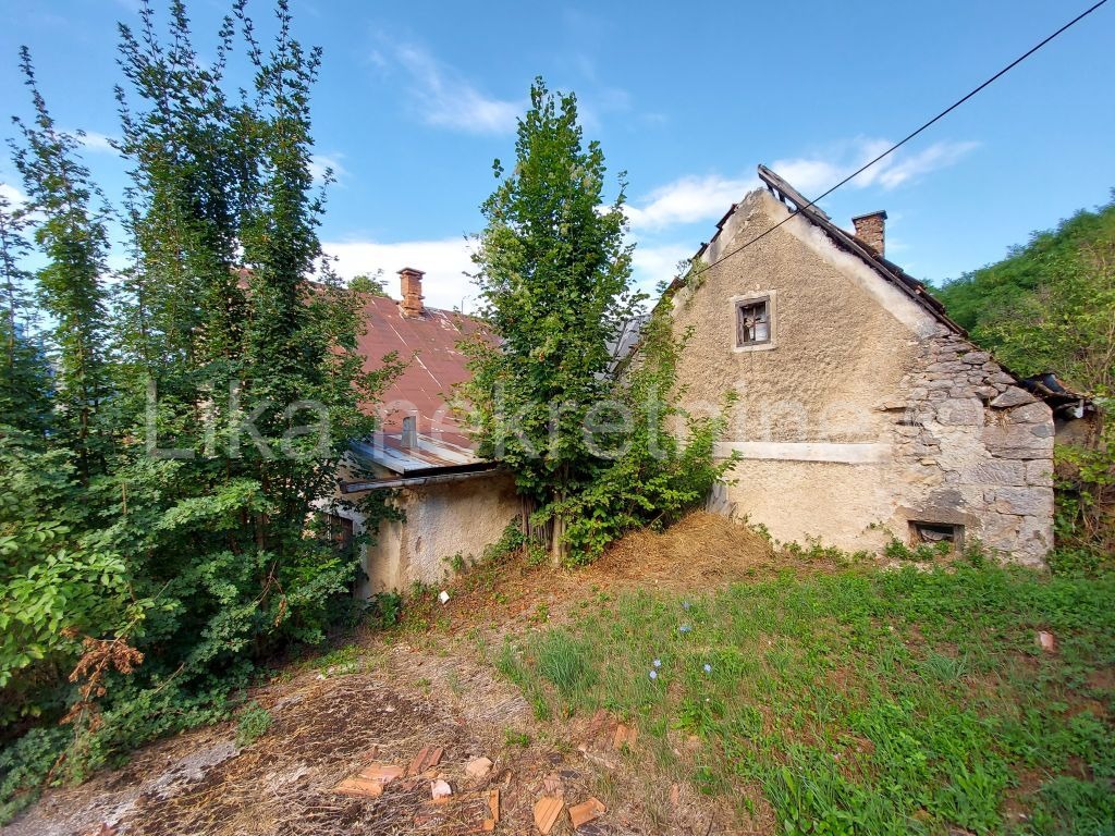 OTOČAC, stambeno - poslovni objekt (3)