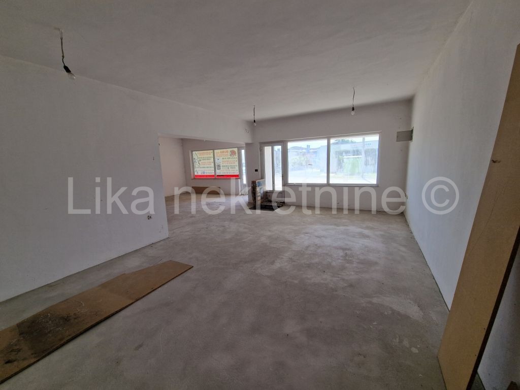 GOSPIĆ - centar , stambeno-poslovni objekat (10)