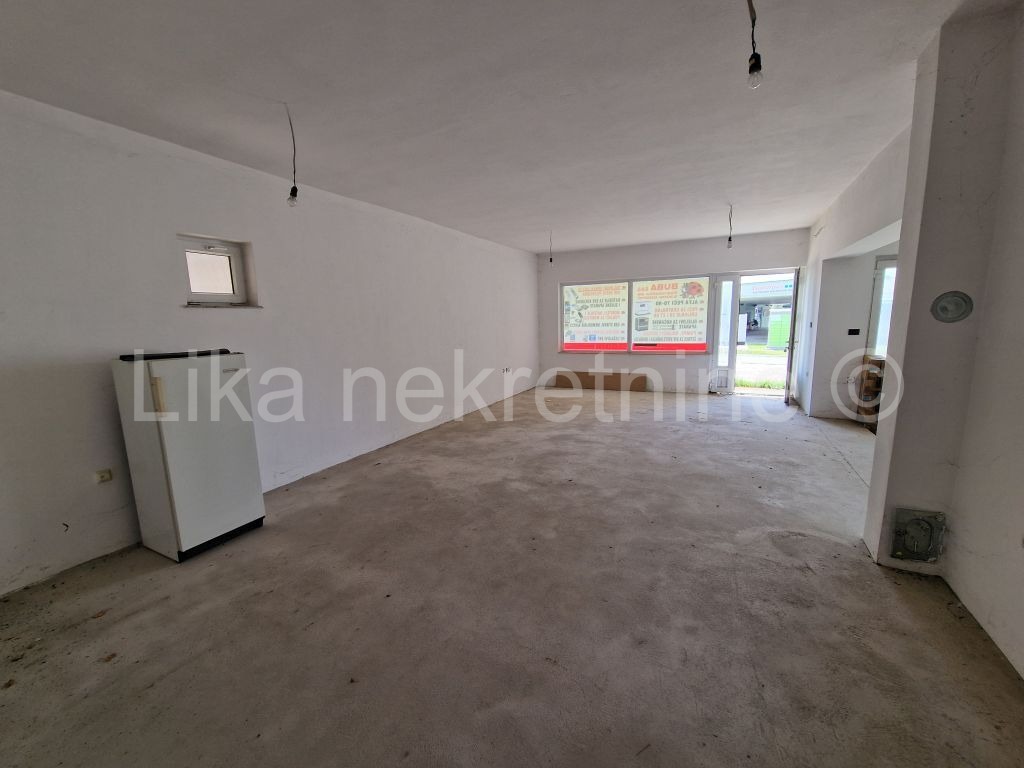 GOSPIĆ - centar , stambeno-poslovni objekat (9)